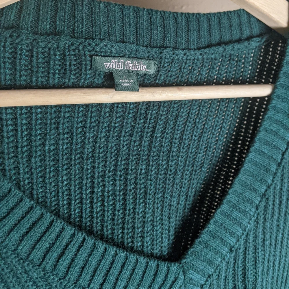 Cropped sweater - Picture 2 of 3